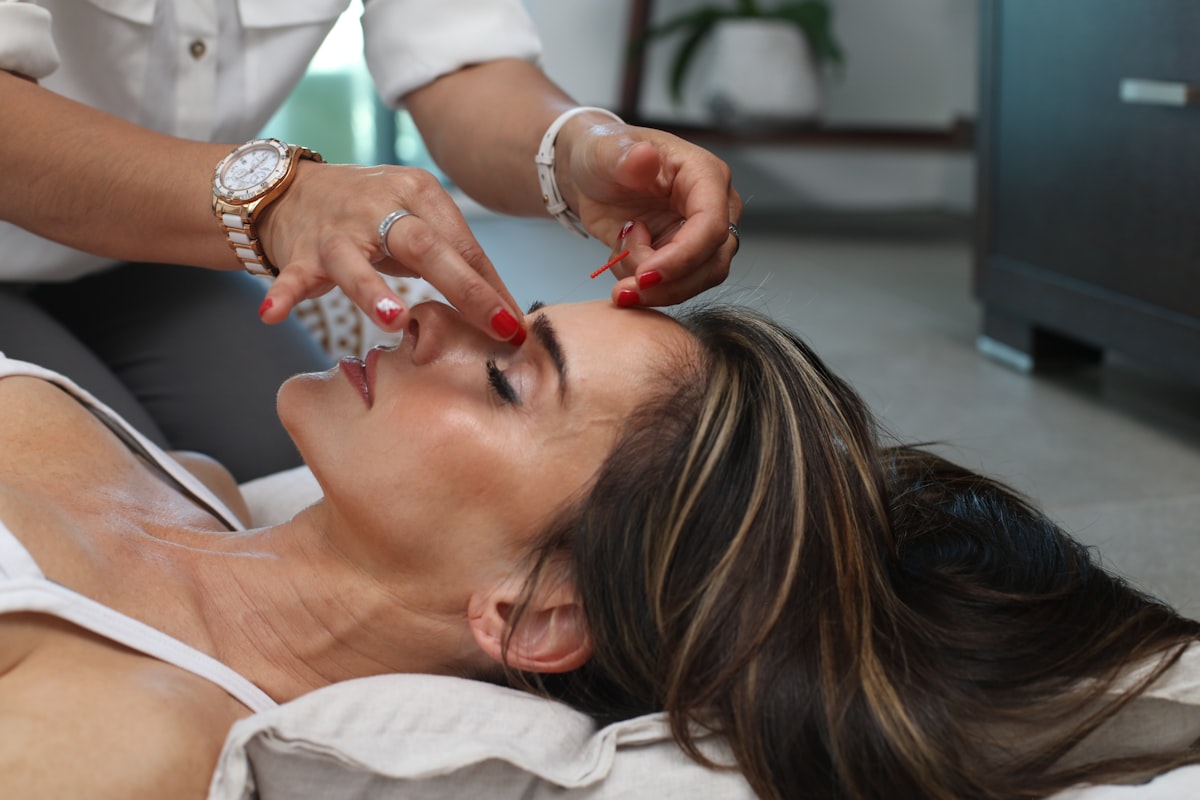 Esthetische behandeling in een huidkliniek